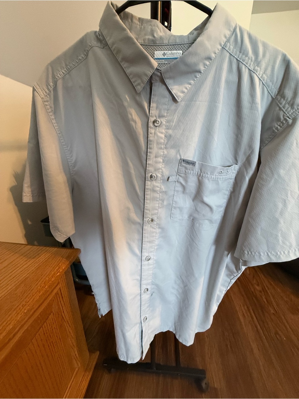 Columbia PFG Men's Light Gray Short Sleeve Button-Down Shirt - Classic Pocket